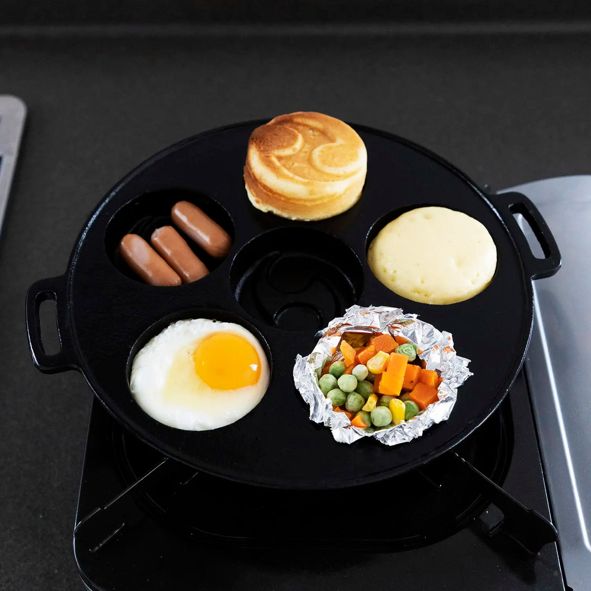 Asahi Chuzo Cast-Iron 6-Piece Obanyaki Pan (Tomoe Pattern)
