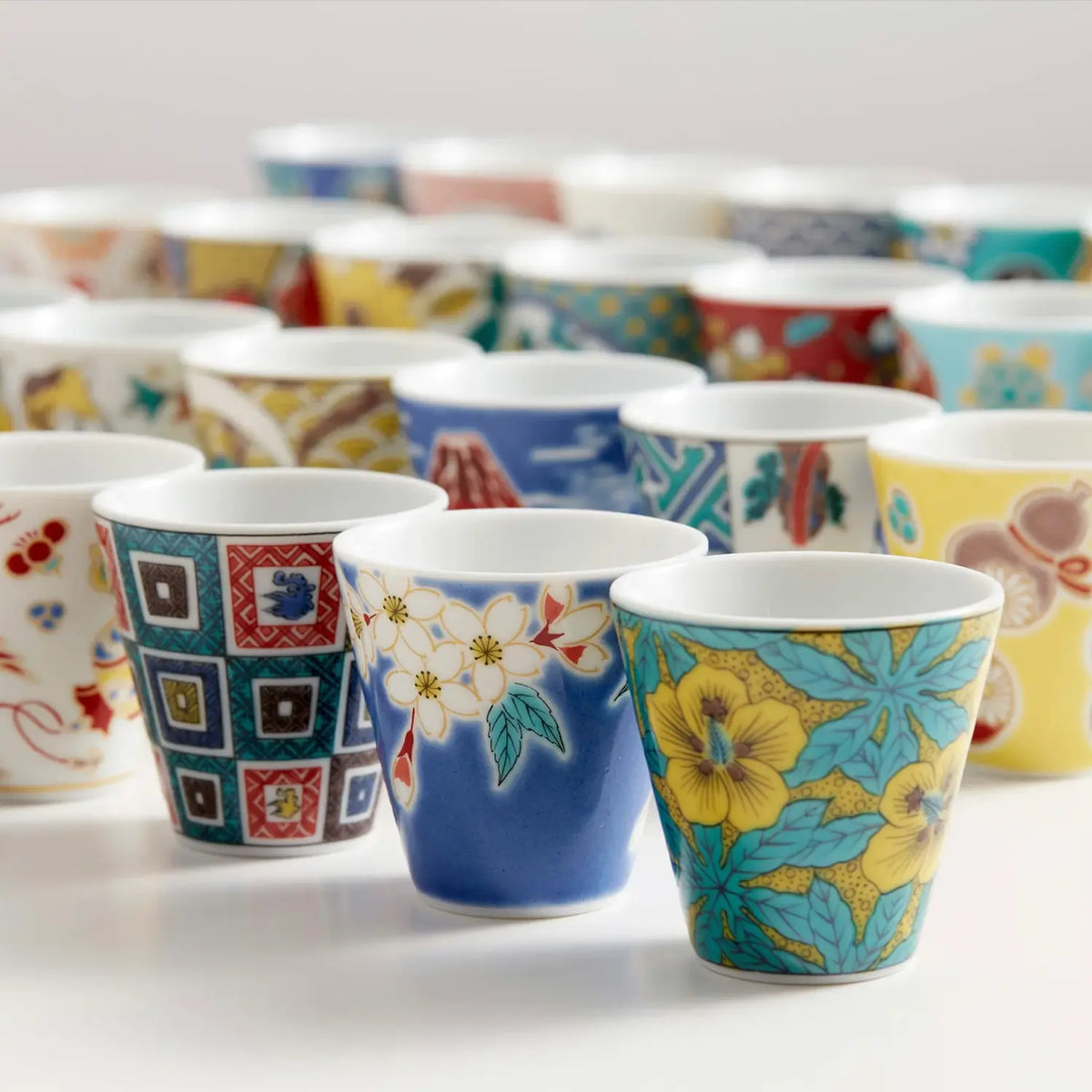 SEIKOU KISSYO Kutani Porcelain Soba Choko Cup Ume