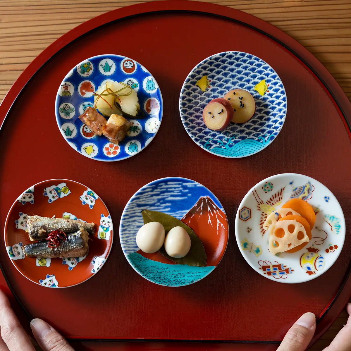 SEIKOU KISSYO Kutani Porcelain Mamezara Small Plate Akafuji