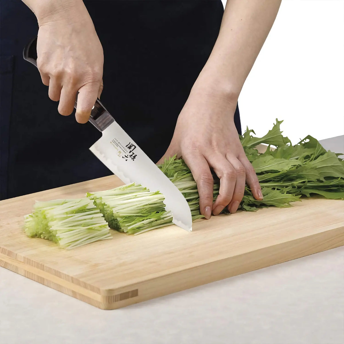 Seki Magoroku Momoyama Stainless Steel Santoku Knife